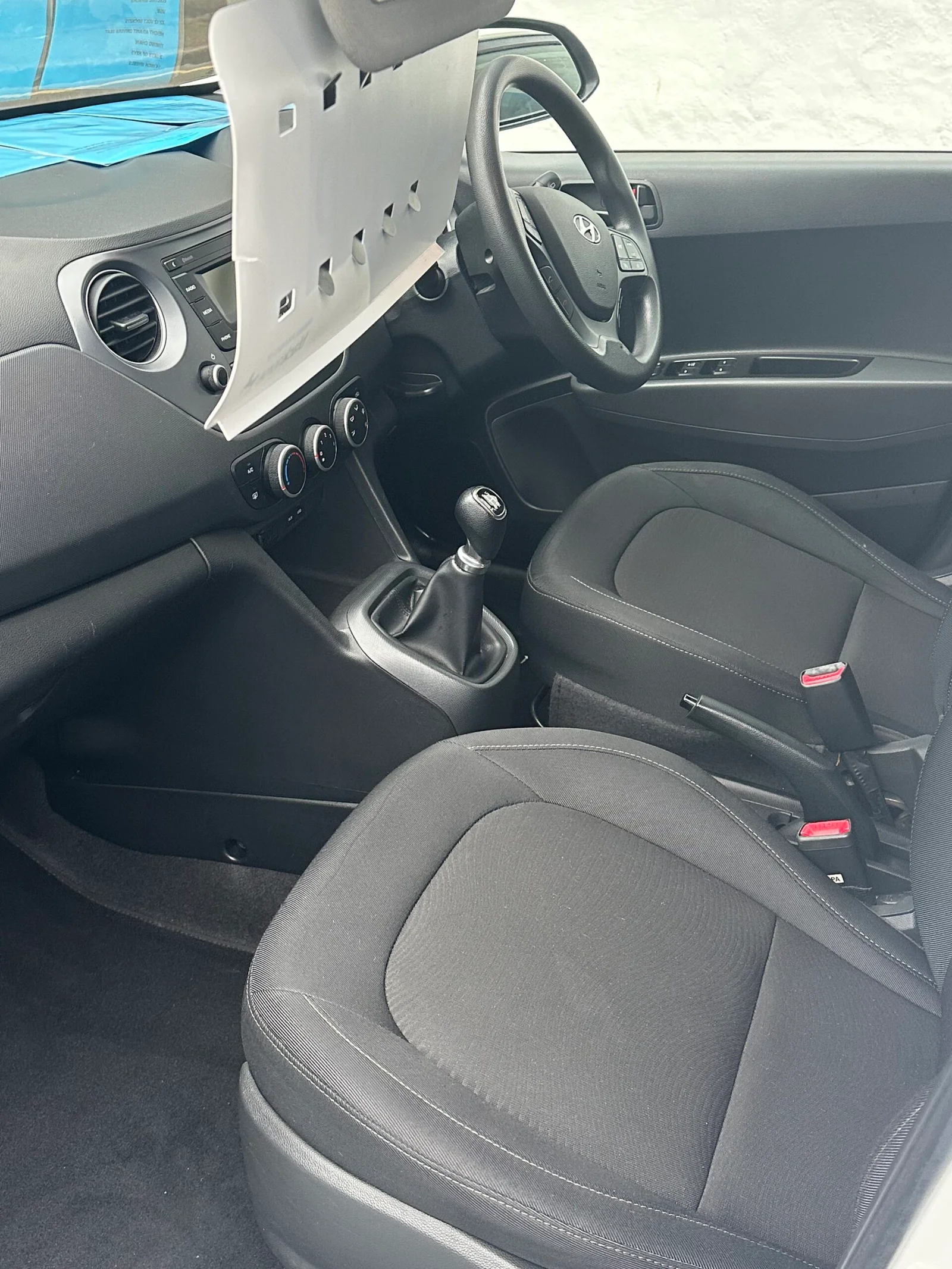 
								2017 HYUNDAI 110 SE 1L MY17 full									