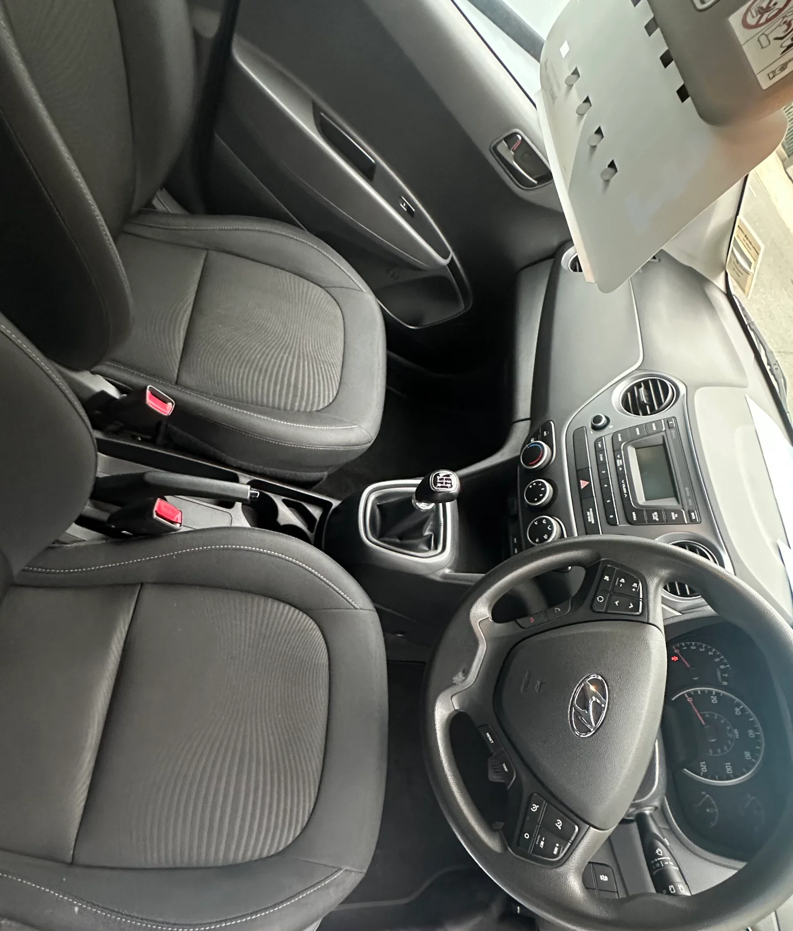 
								2017 HYUNDAI 110 SE 1L MY17 full									