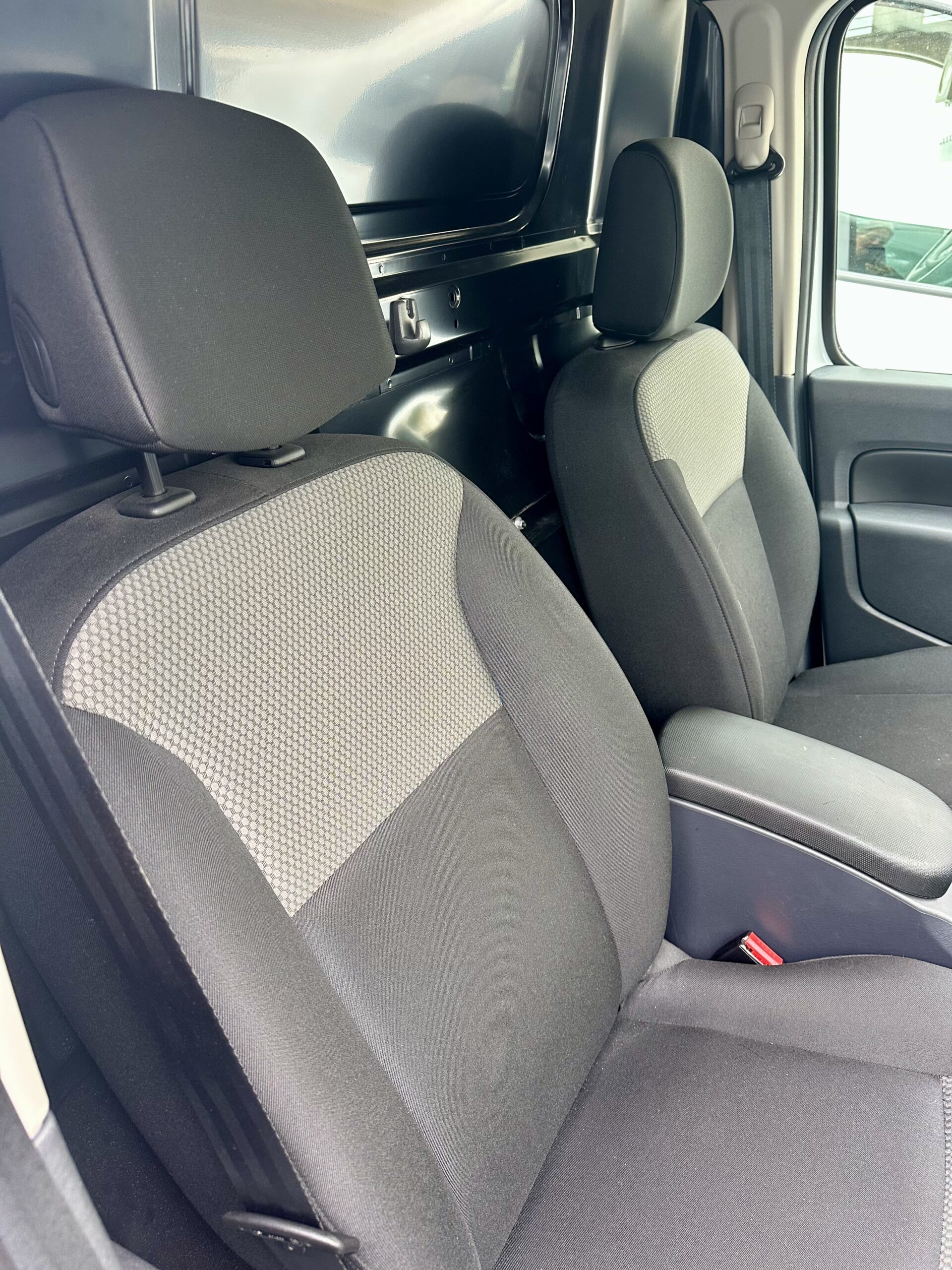 
								2021 RENAULT KANGOO ZE BUSINESS + full									