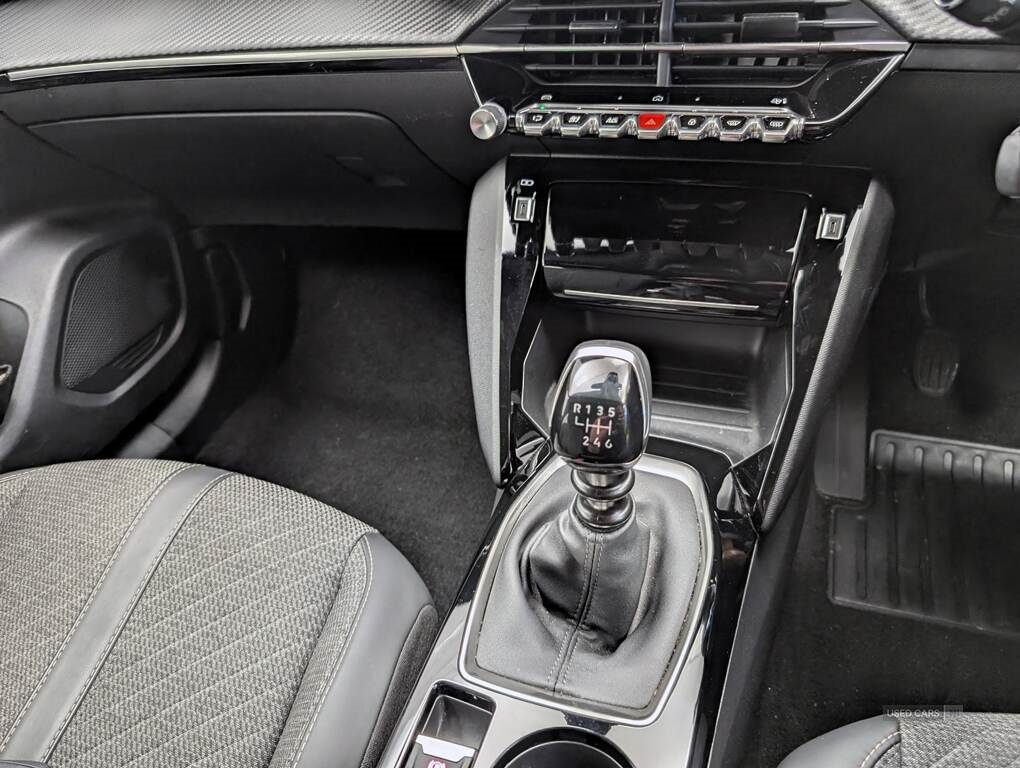 
								PEUGEOT 2008 1.2 PURETECH 130 ALLURE 5DR full									