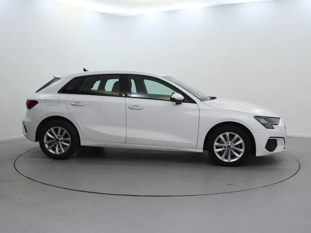 
								AUDI A3 30 TFSI Technik 5dr full									