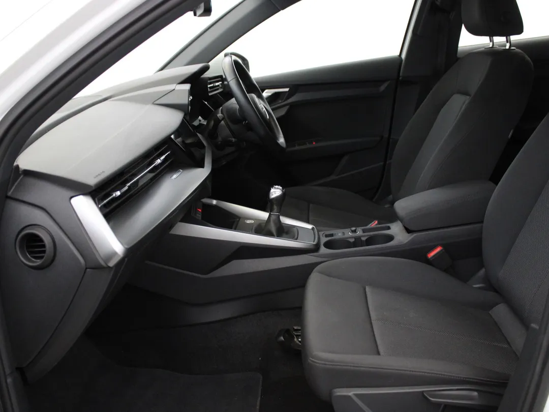 
								AUDI A3 30 TFSI Technik 5dr full									