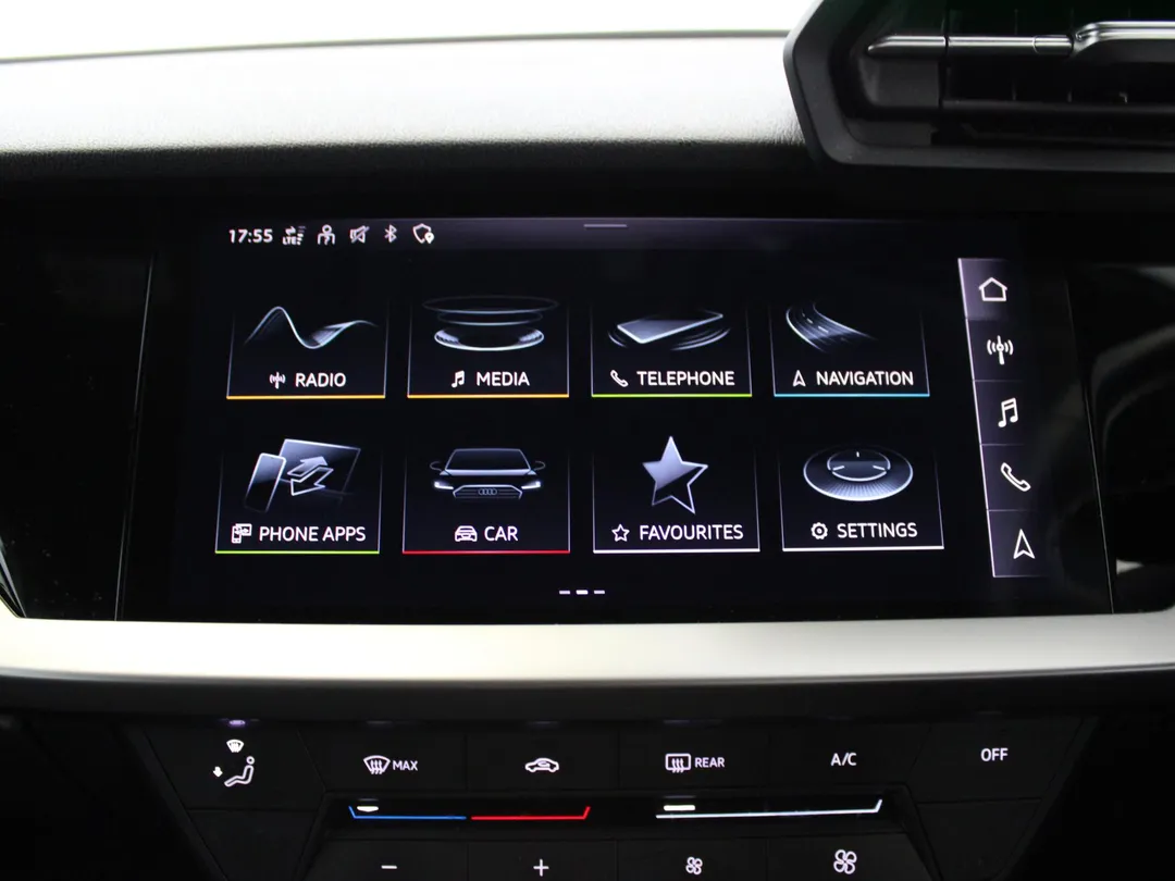 
								AUDI A3 30 TFSI Technik 5dr full									