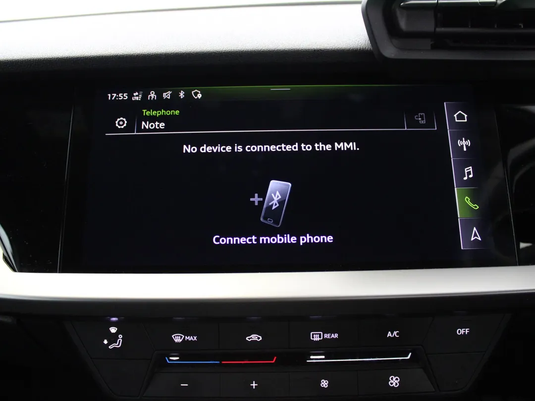 
								AUDI A3 30 TFSI Technik 5dr full									