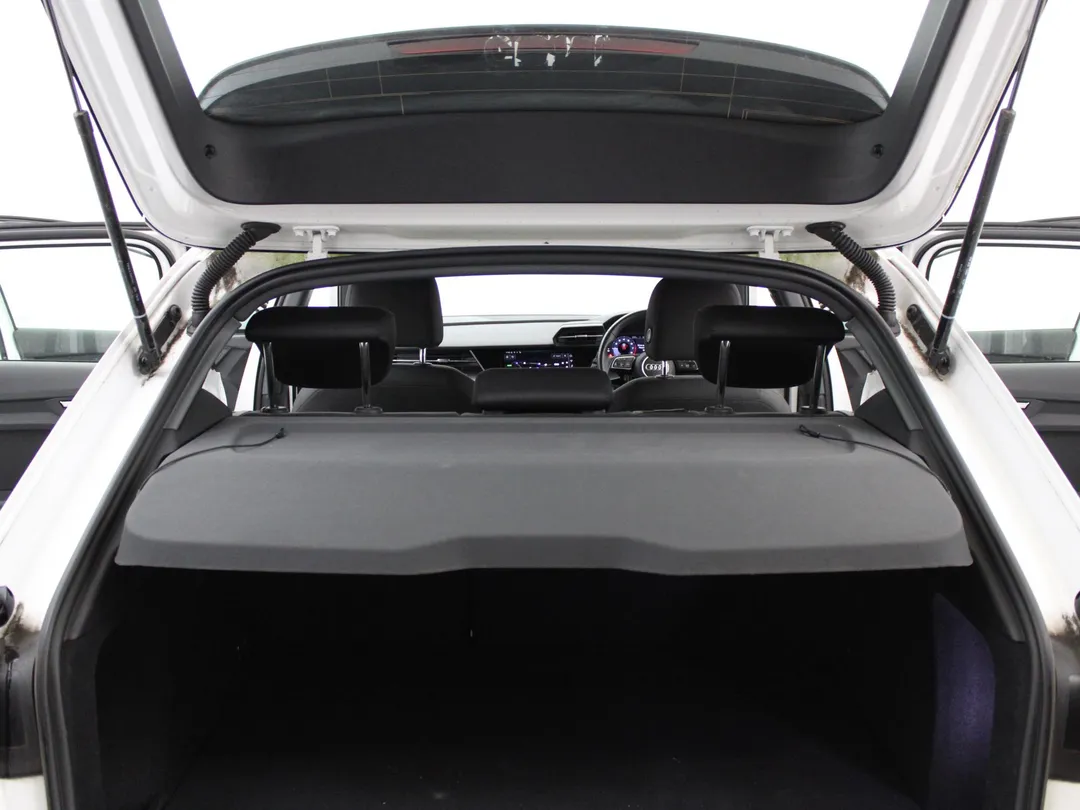 
								AUDI A3 30 TFSI Technik 5dr full									