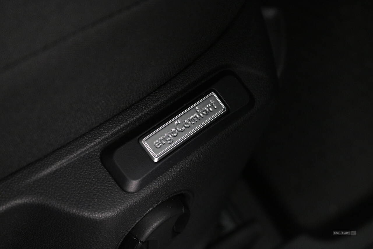 
								2024 VOLKSWAGEN CADDY CARGO MAXI C20 DIESEL 2.0 TDI 102PS Commerce Pro Van [Tech Pack] Manual – Diesel – 2.0L – 6 Door Panel Van full									