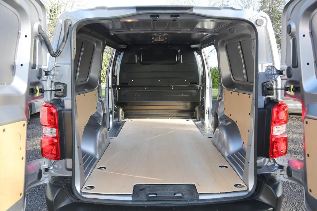 
								VAUXHALL VIVARO XL ELECTRIC 100kW 75kWh Prime H1 Van Auto full									