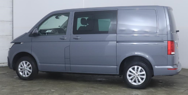 
								VOLKSWAGEN TRANSPORTER T30 SWB DIESEL 2.0 TDI 150 Highline Kombi Van DSG Semi-Automatic – Diesel – 2.0L – full									