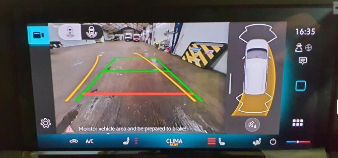 
								2024 VOLKSWAGEN CADDY CARGO MAXI C20 DIESEL 2.0 TDI 102PS Commerce Pro Van [Tech Pack] Manual – Diesel – 2.0L – 6 Door Panel Van full									