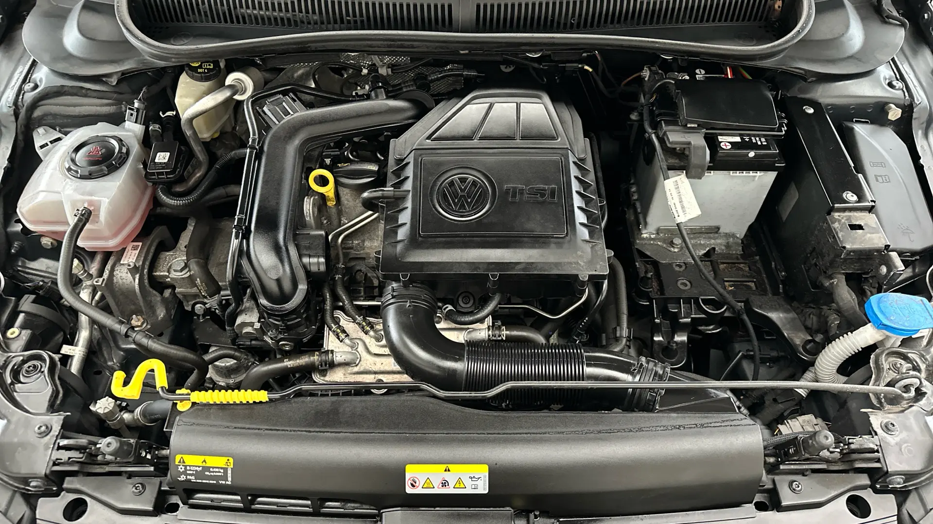 
								VOLKSWAGEN POLO 1.0 TSI 115 R-Line 5dr Manual – Petrol – 1.0L – 5 Door Hatchback full									