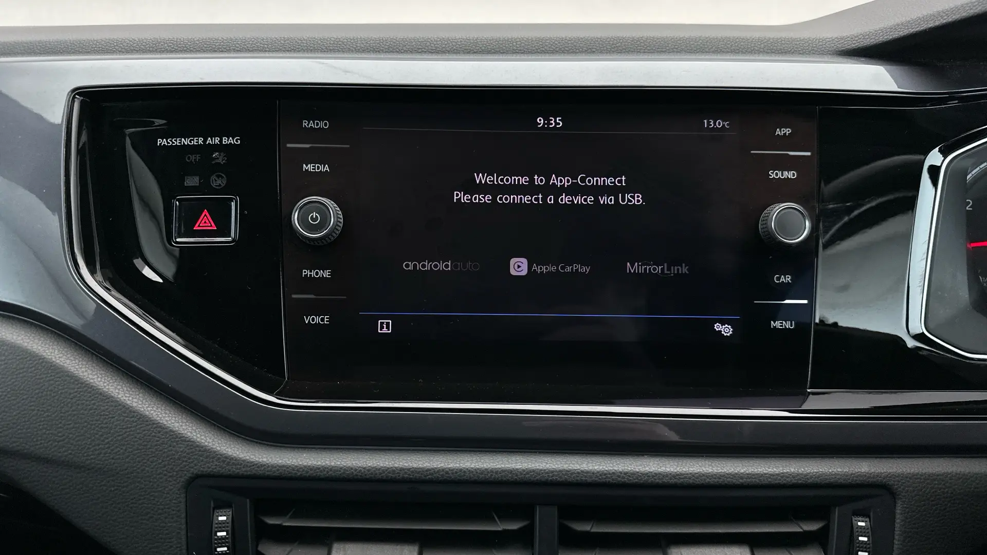 
								VOLKSWAGEN POLO 1.0 TSI 115 R-Line 5dr Manual – Petrol – 1.0L – 5 Door Hatchback full									