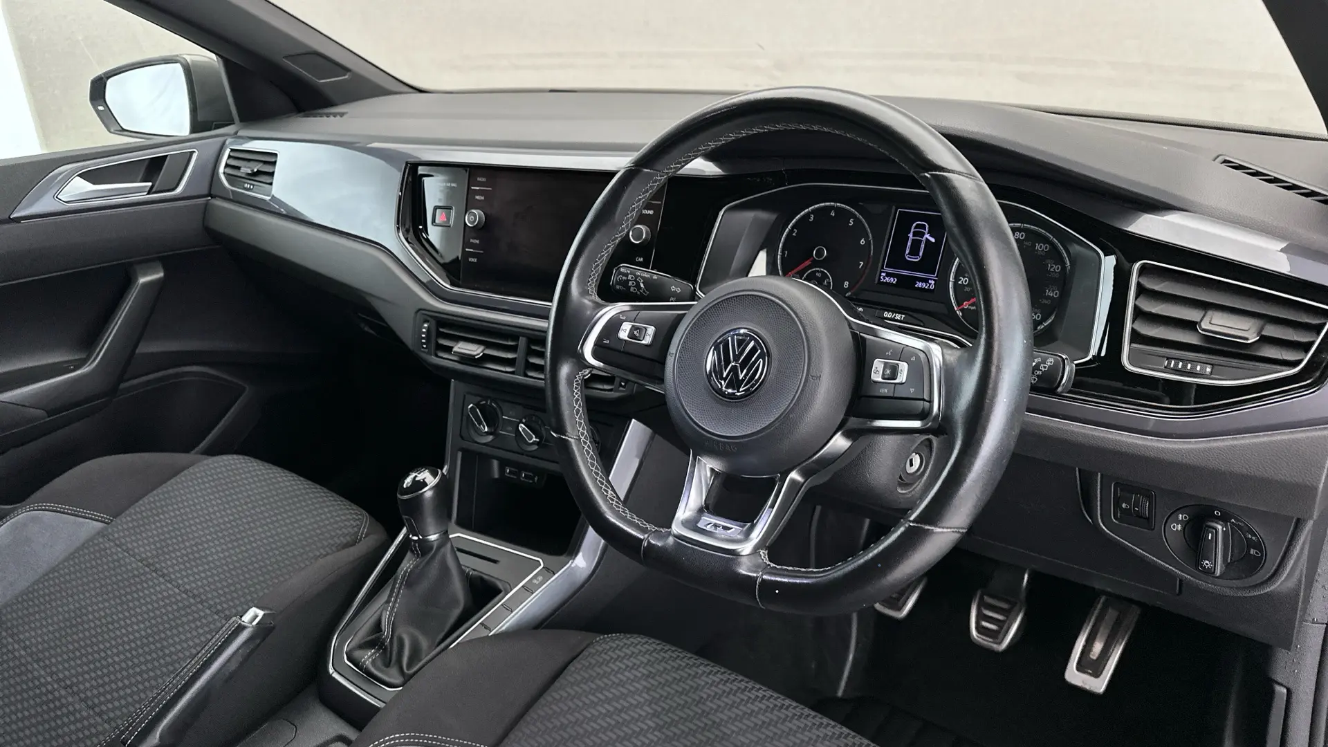 
								VOLKSWAGEN POLO 1.0 TSI 115 R-Line 5dr Manual – Petrol – 1.0L – 5 Door Hatchback full									