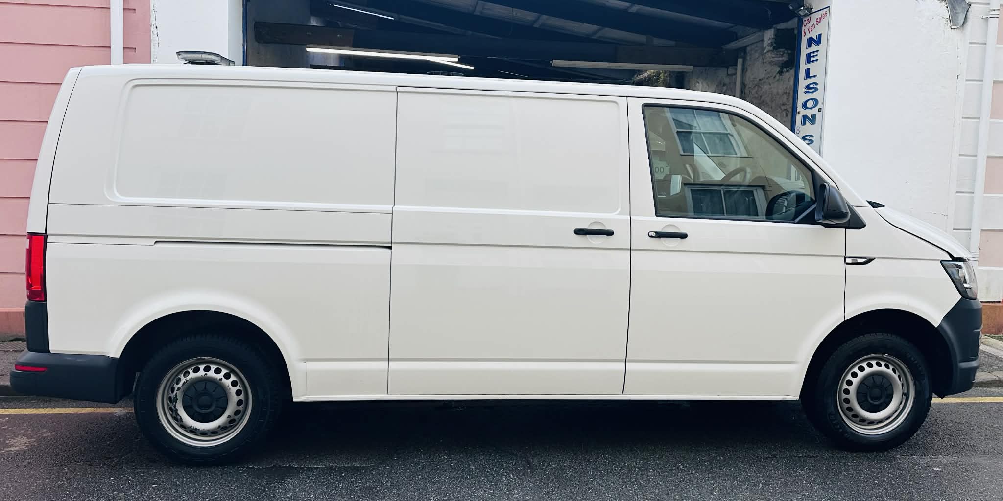
								2019 Volkswagen TRANSPORTER T30 LWB full									