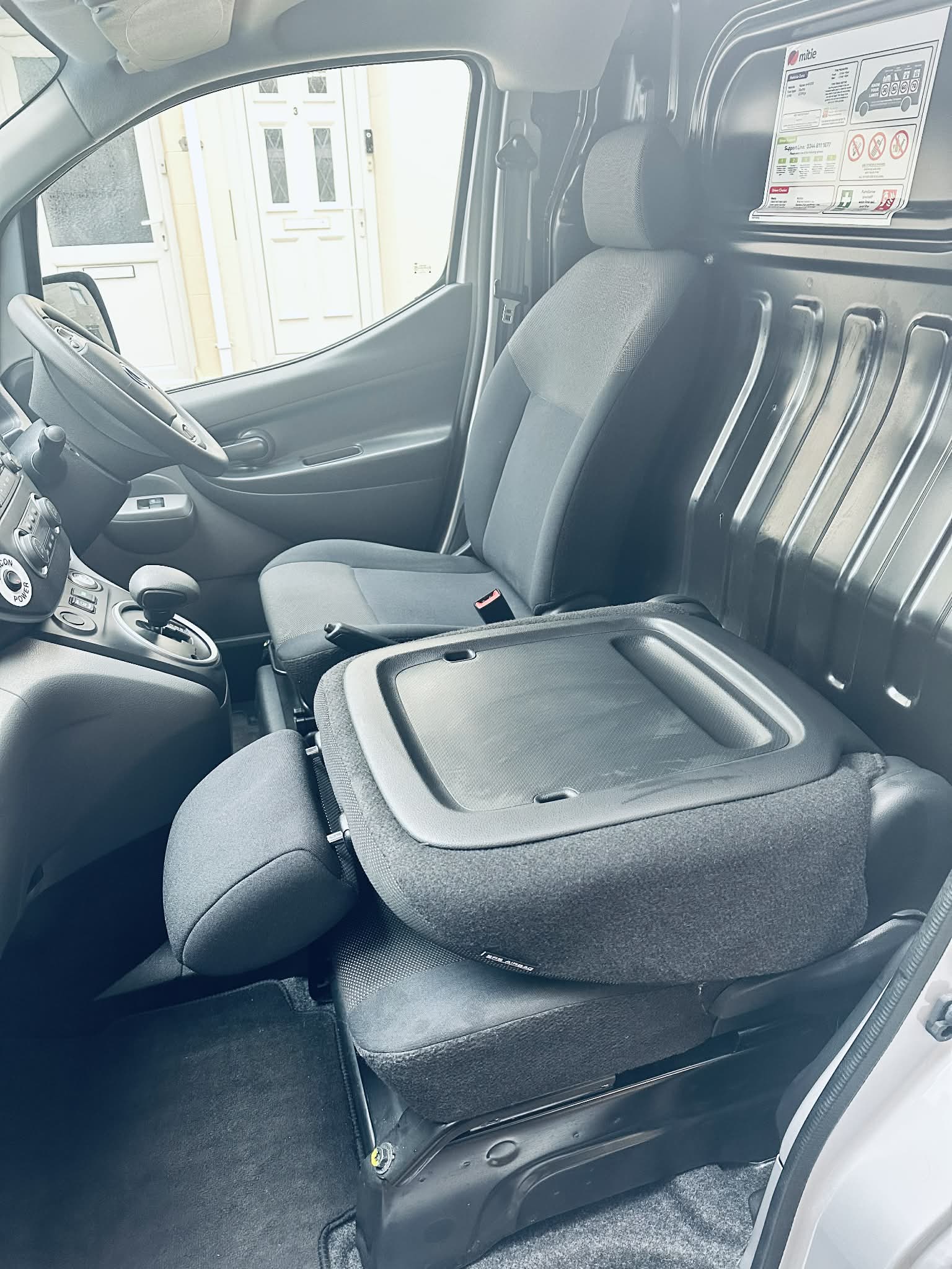 
								2020 NISSAN E- NV200 ACENTA full									