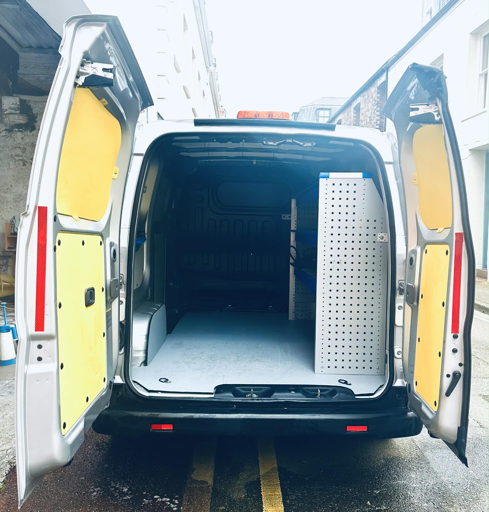 
								2020 NISSAN E- NV200 ACENTA full									