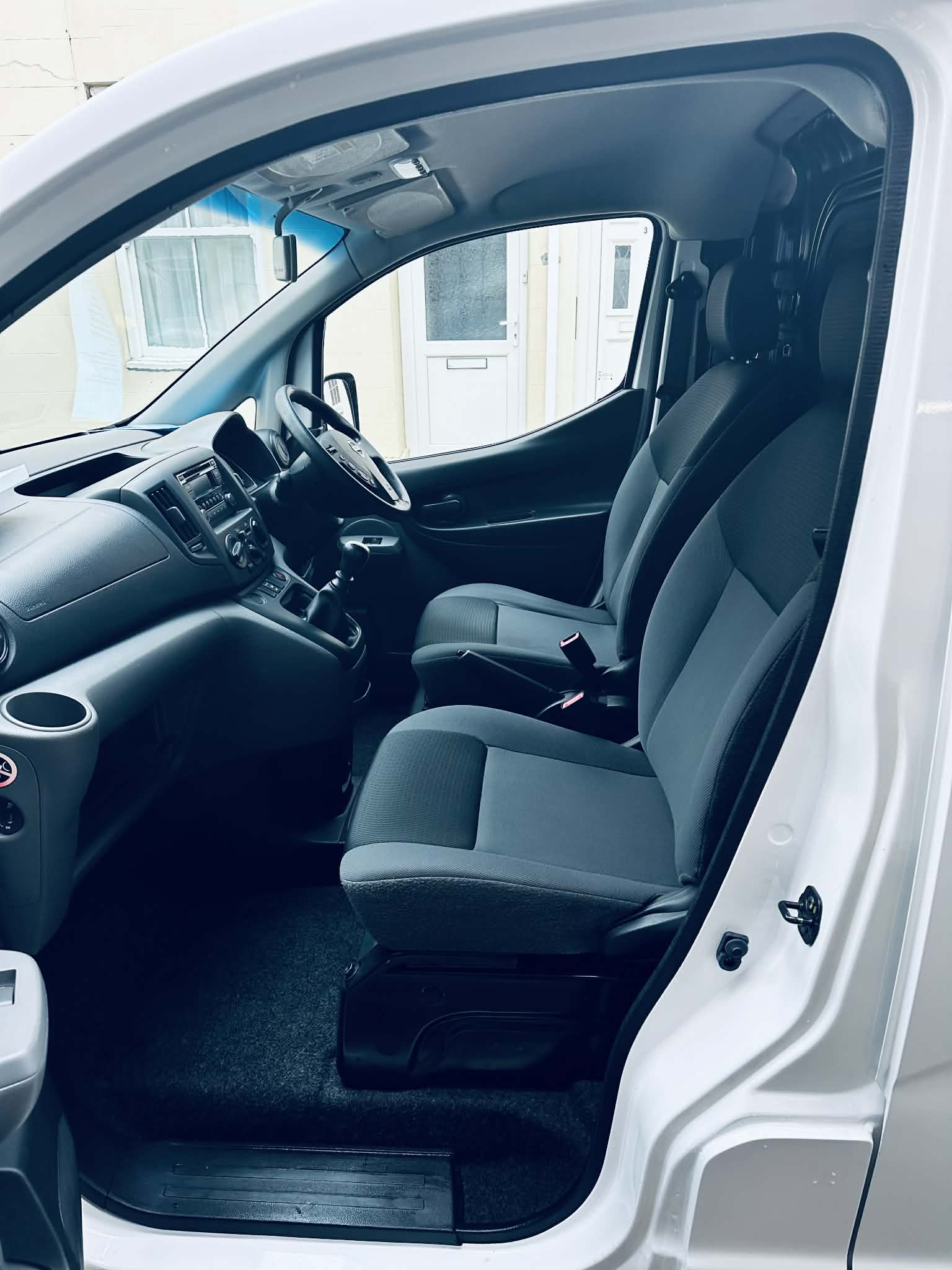 
								NISSAN NV 200 ACENTA full									