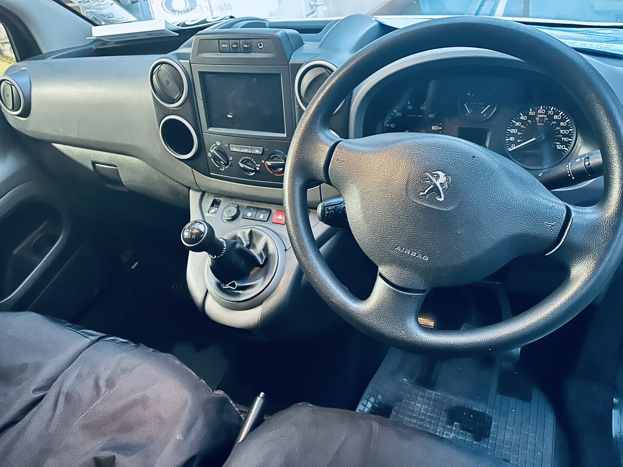 
								2018 PEUGEOT PARTNER PROFESSION L1 BLUE full									