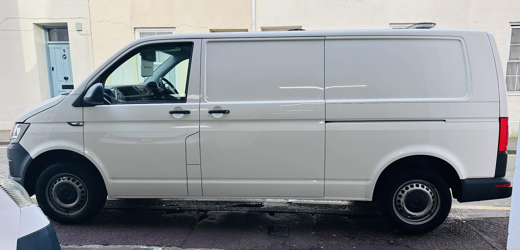 
								2019 Volkswagen TRANSPORTER T30 LWB full									