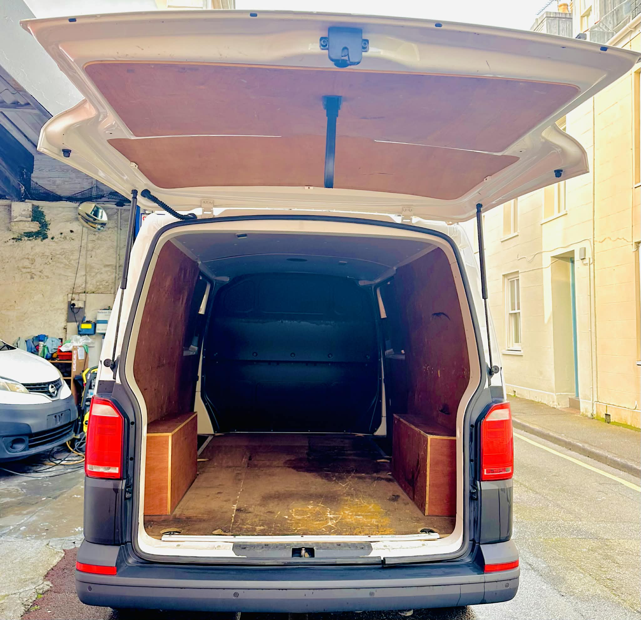 
								2019 Volkswagen TRANSPORTER T30 LWB full									
