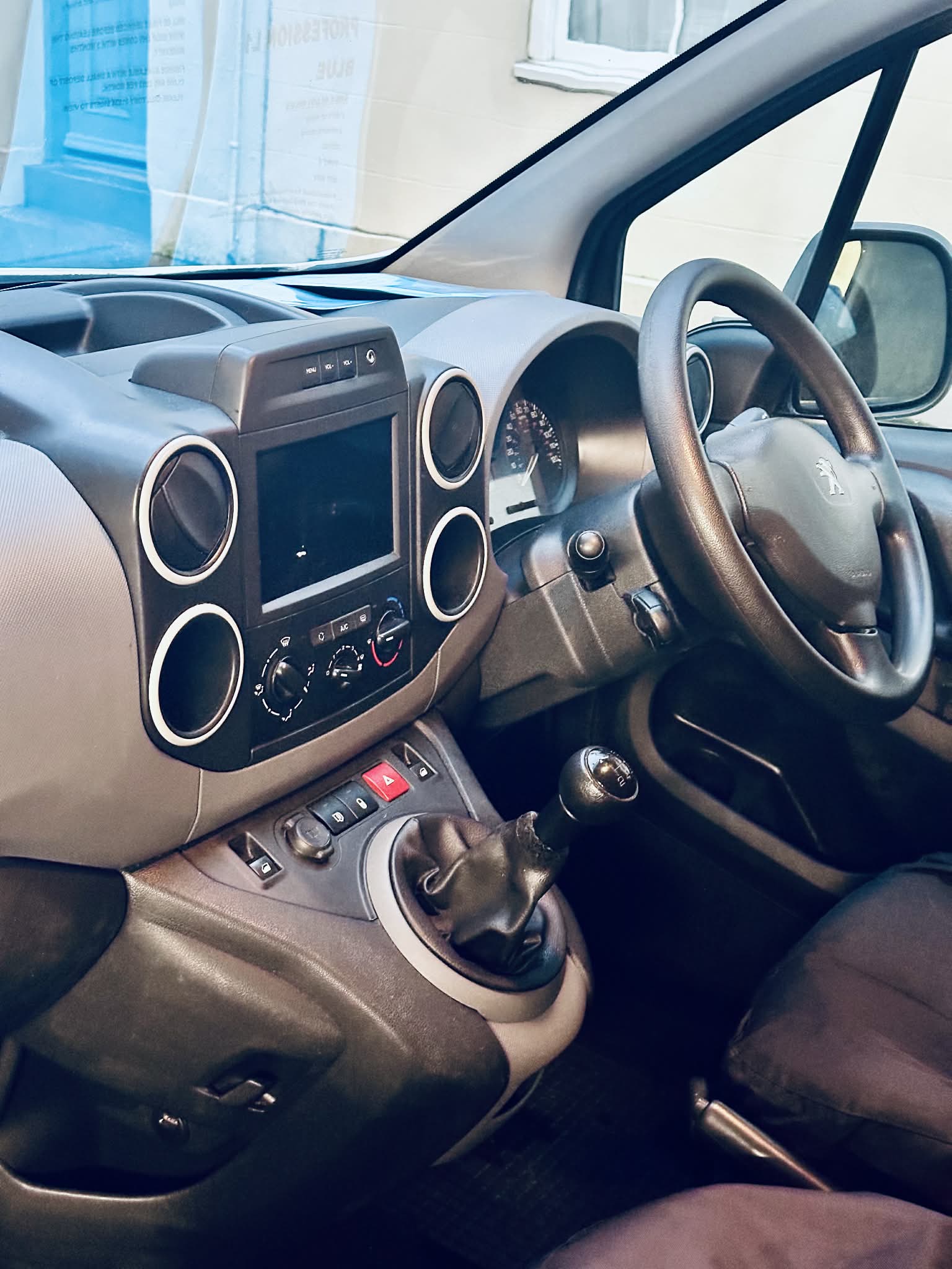 
								2018 PEUGEOT PARTNER PROFESSION L1 BLUE full									