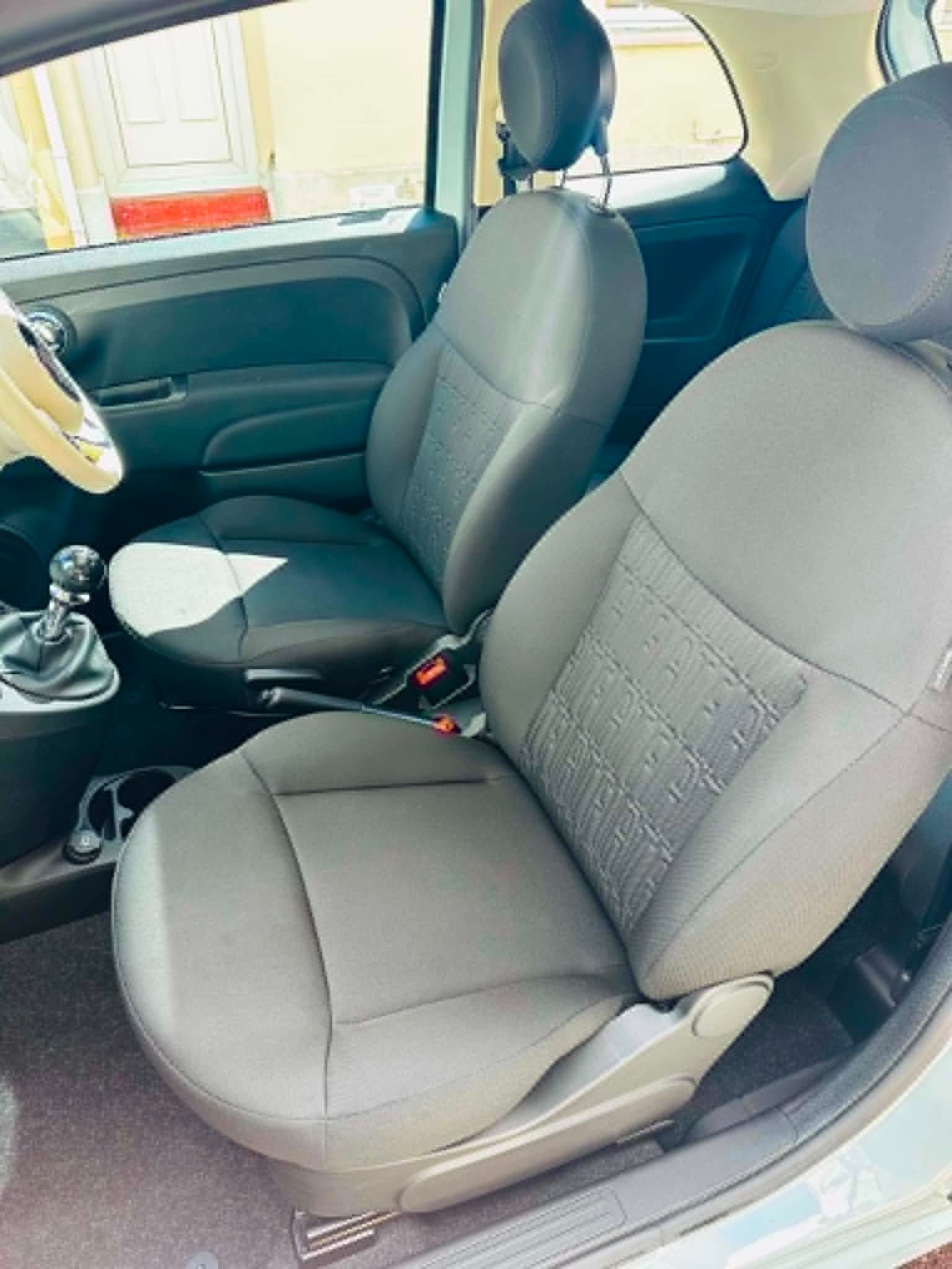
								2023 FIAT 500 1.0 M/H Hatchback full									