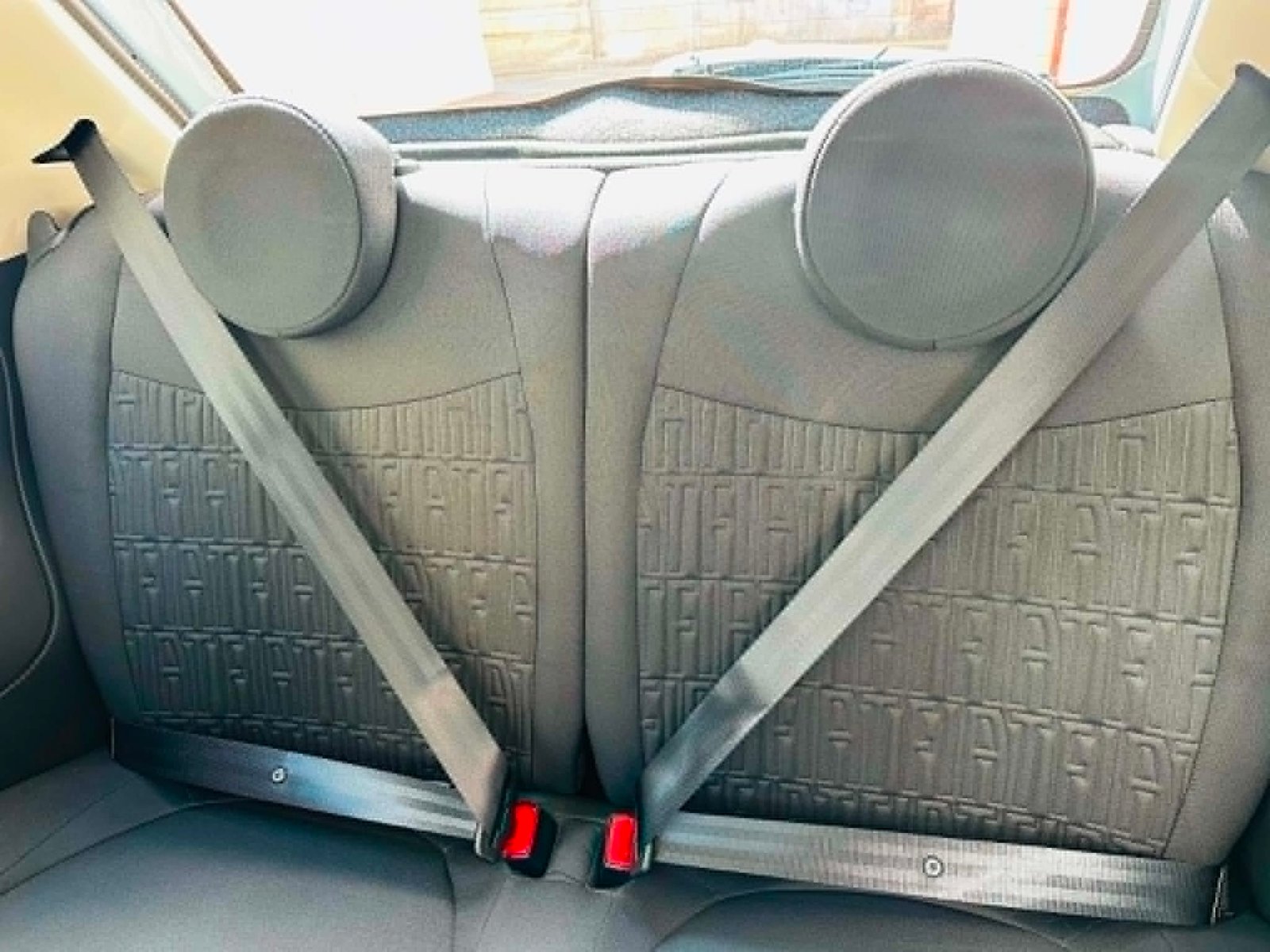 
								2023 FIAT 500 1.0 M/H Hatchback full									
