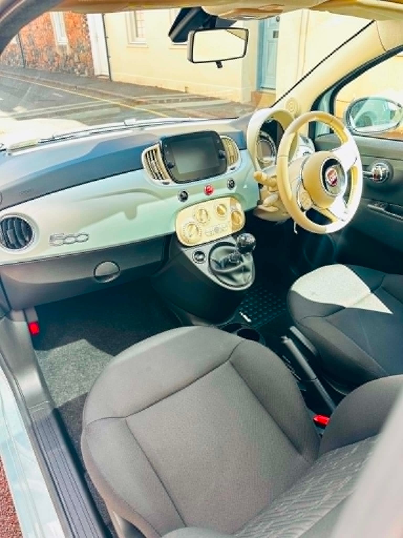 
								2023 FIAT 500 1.0 M/H Hatchback full									