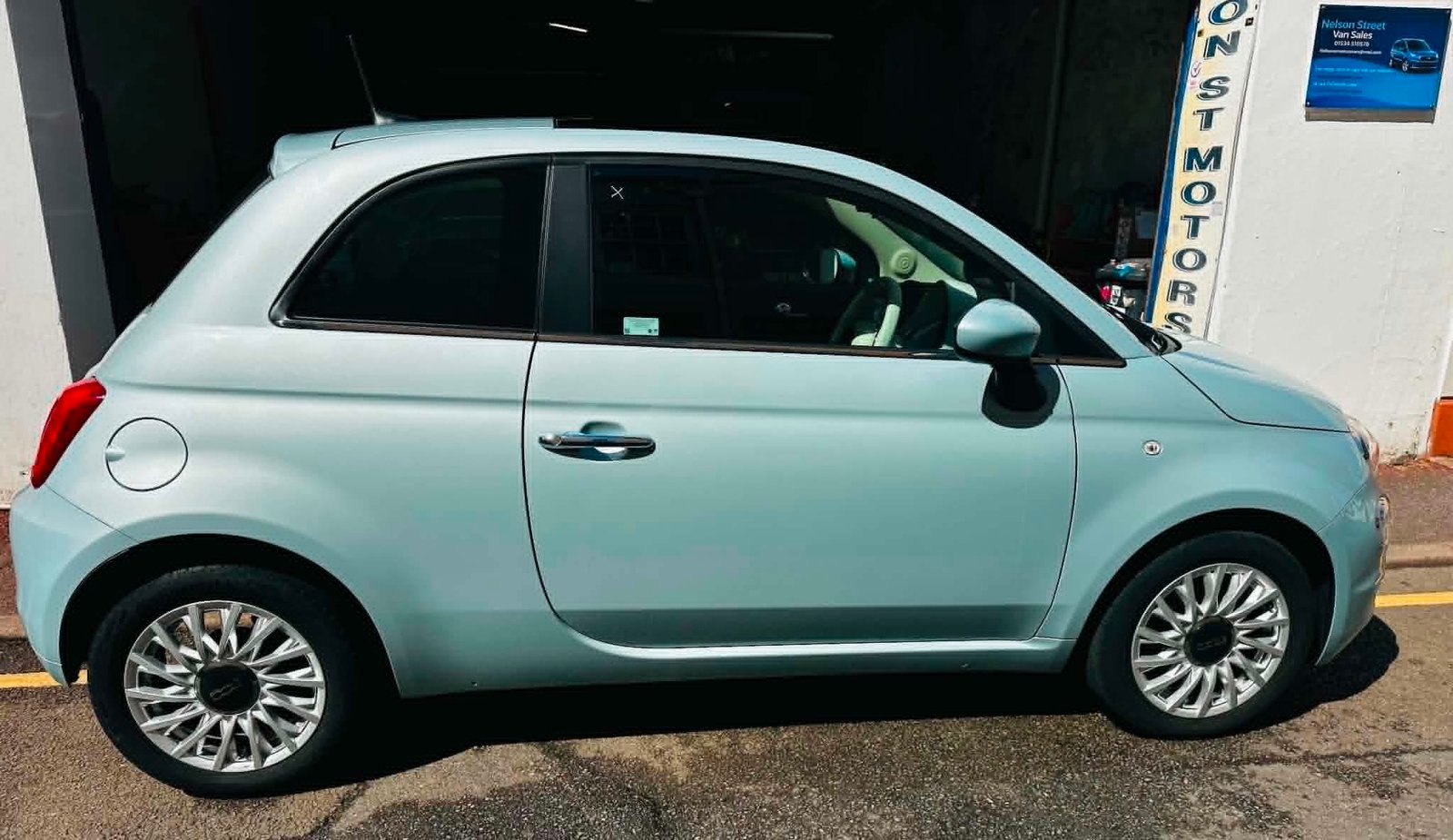 
								2023 FIAT 500 1.0 M/H Hatchback full									