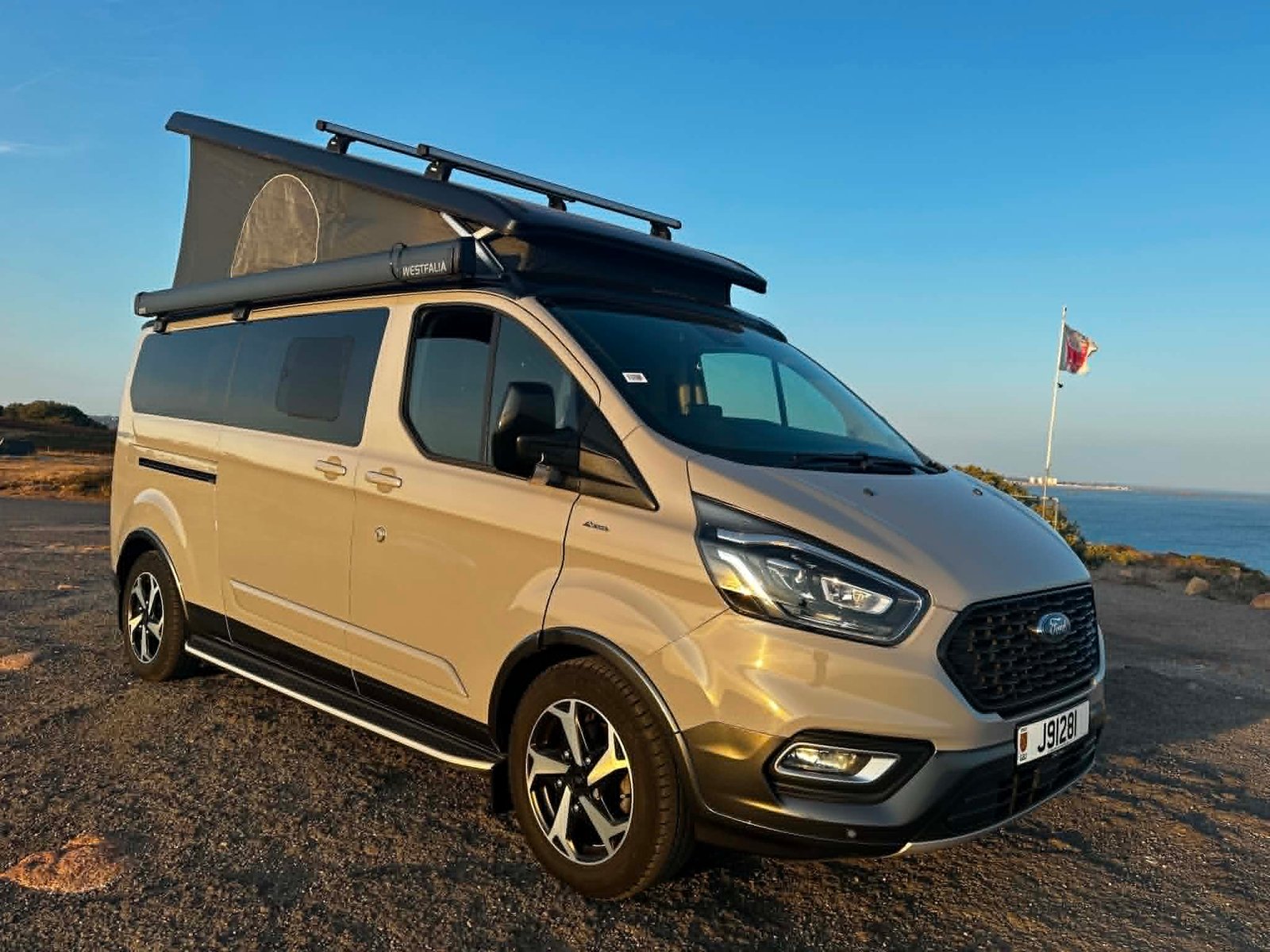 
								2023 Custom Active + Long Wheel Base Nugget full									