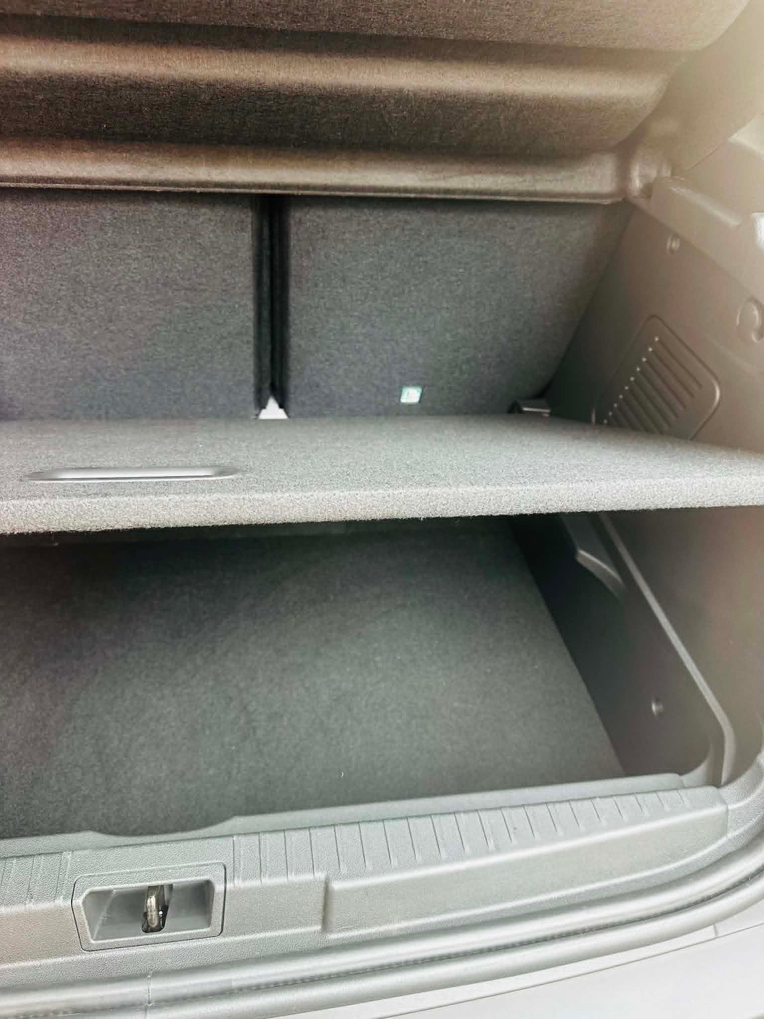 
								2018 RENAULT CAPTUR ICONIC TCE 90 full									