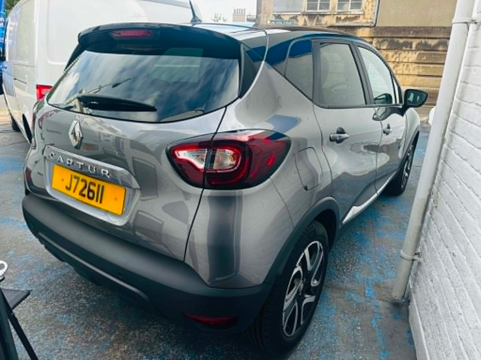
								2018 RENAULT CAPTUR ICONIC TCE 90 full									