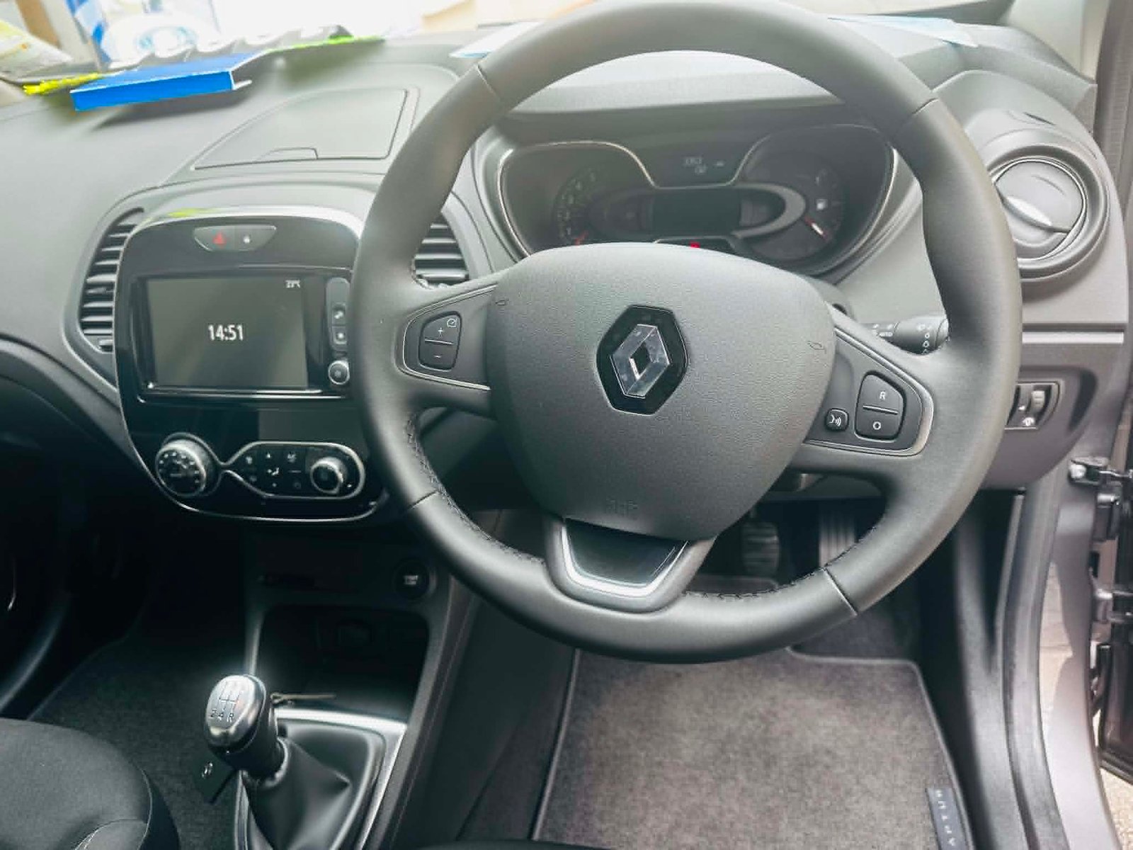 
								2018 RENAULT CAPTUR ICONIC TCE 90 full									