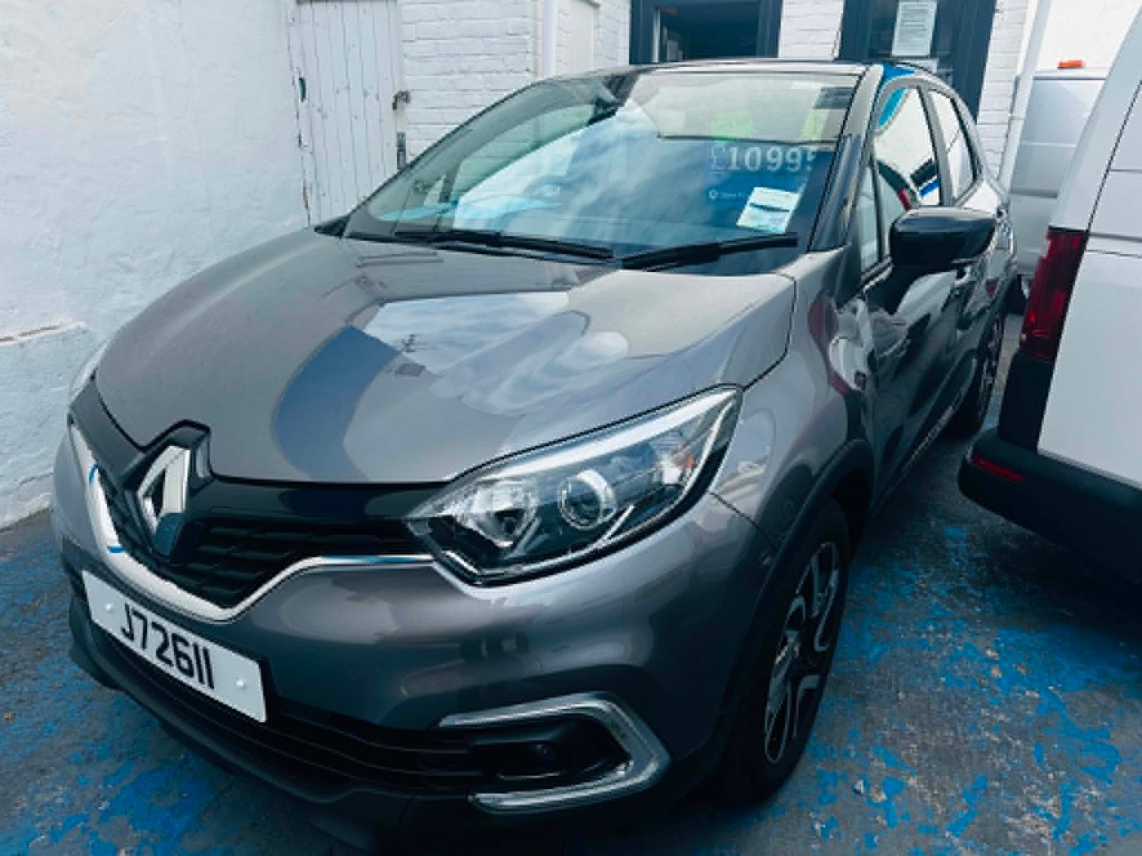 
								2018 RENAULT CAPTUR ICONIC TCE 90 full									