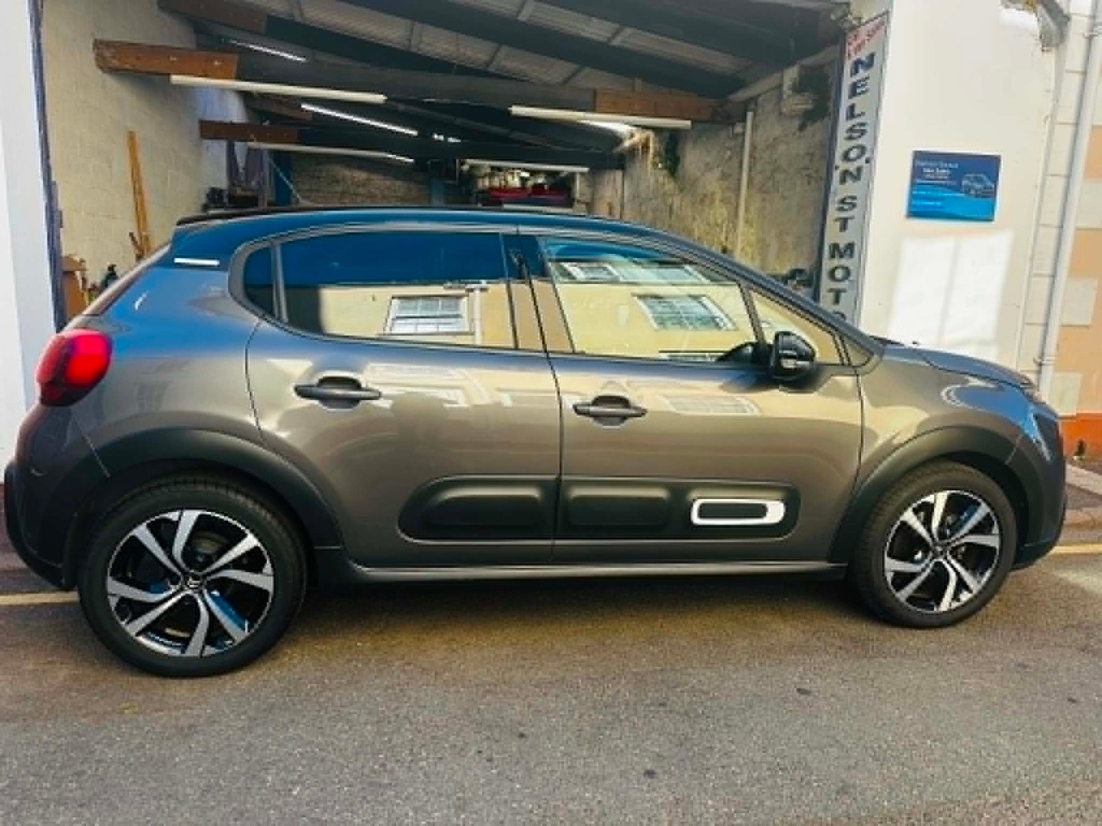 
								2022 CITROEN C3 1.2 P/T 83 SHINE PLUS Hatchback full									